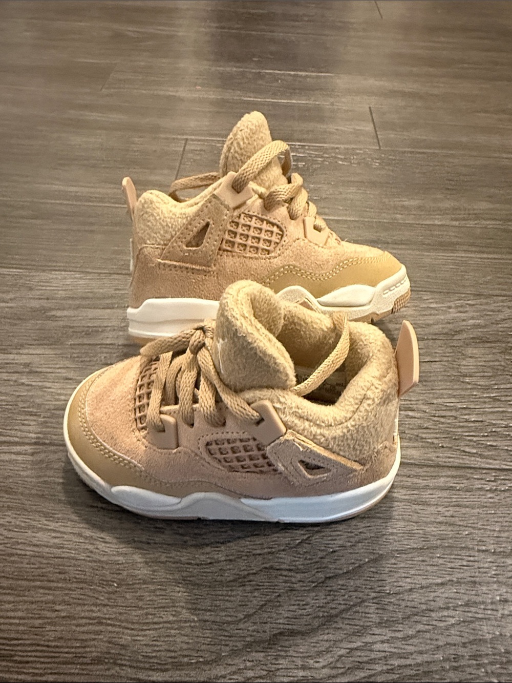 Toddler Air Jordan 4 Retro – New condition w/ Minor Flaw